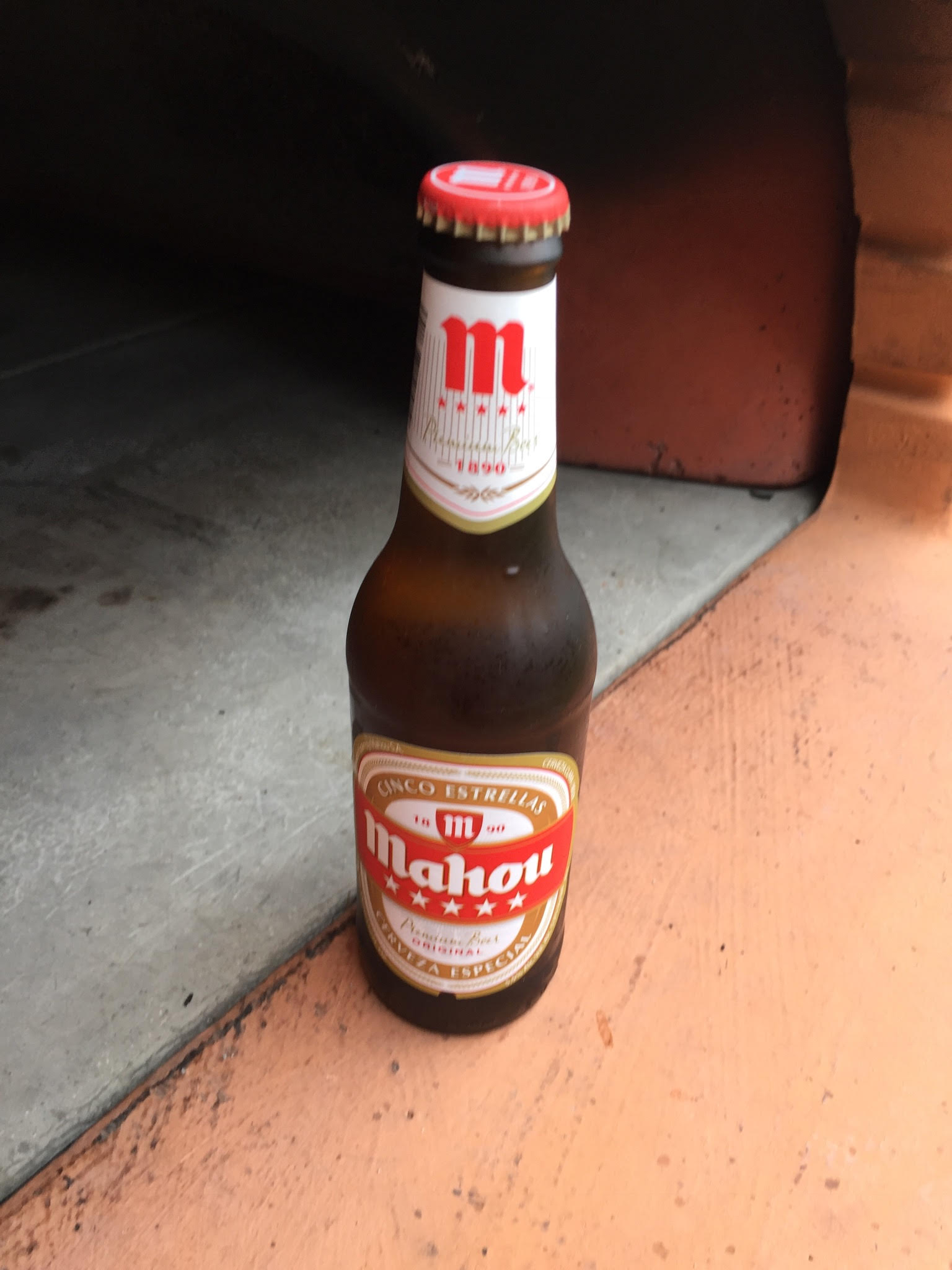 MAHOU 5 STAR BEER REVIEW